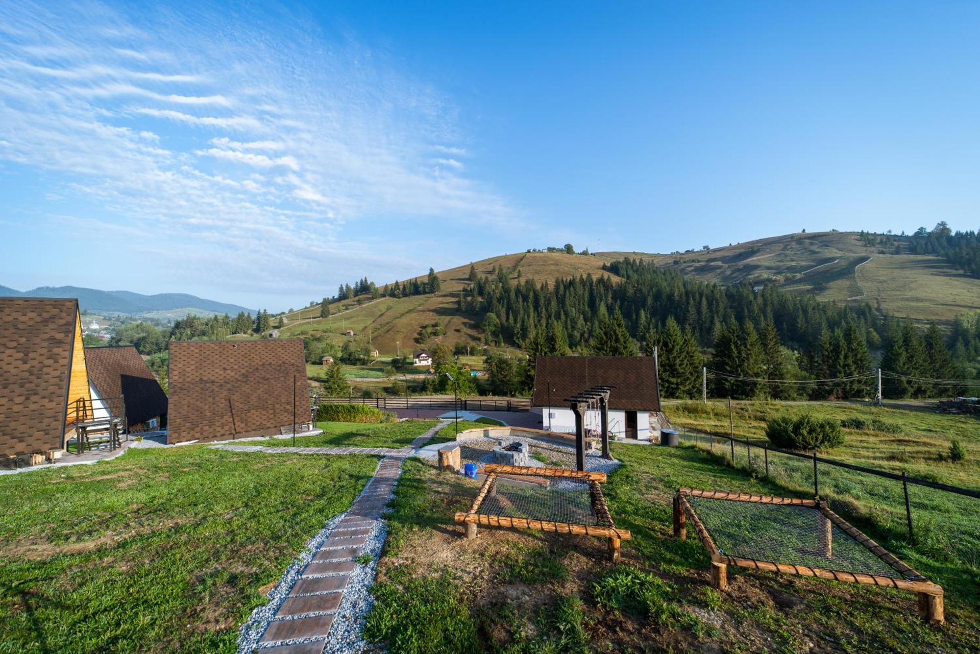 A Pisc Hotel Vatra Moldovitei Exterior photo