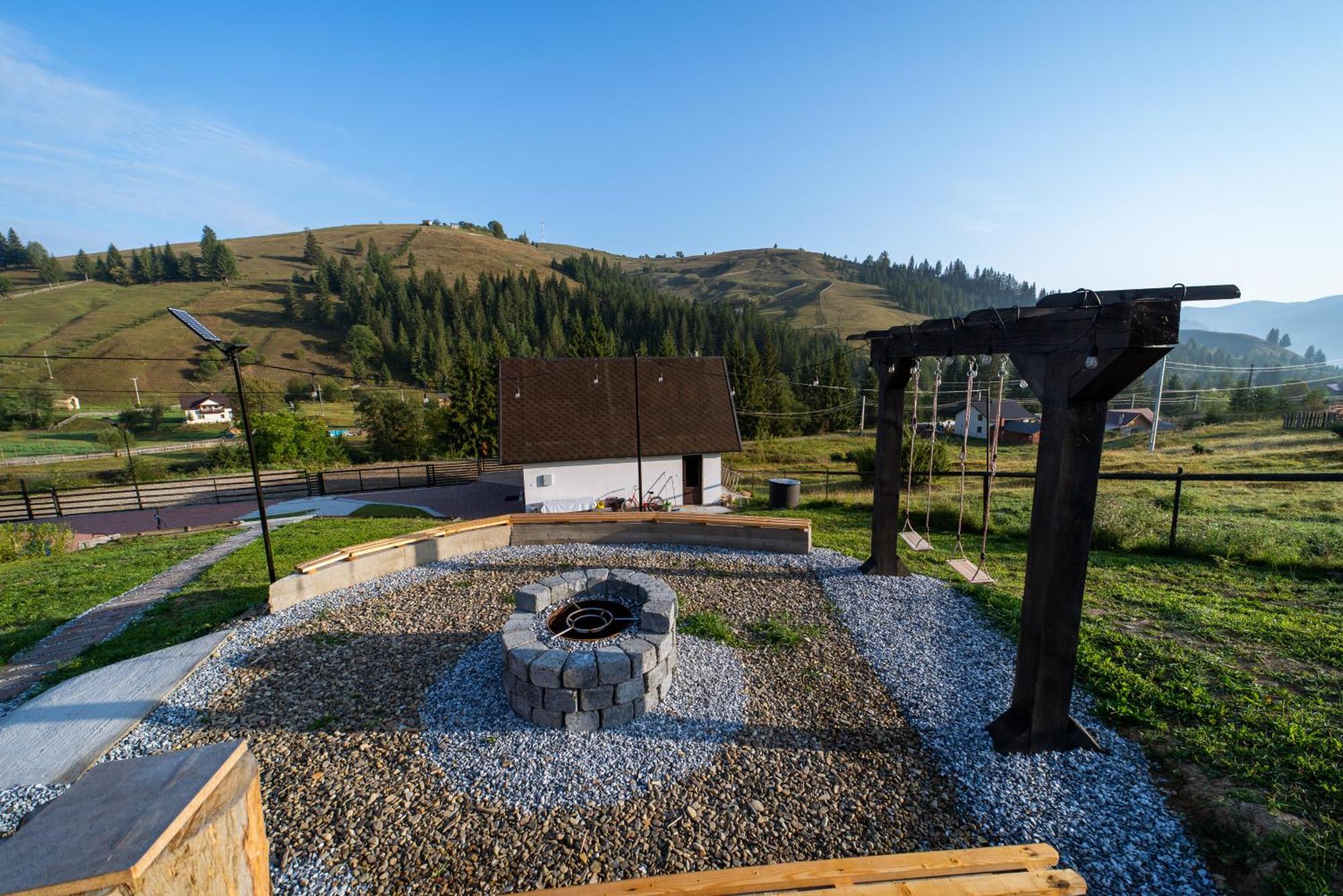 A Pisc Hotel Vatra Moldovitei Exterior photo