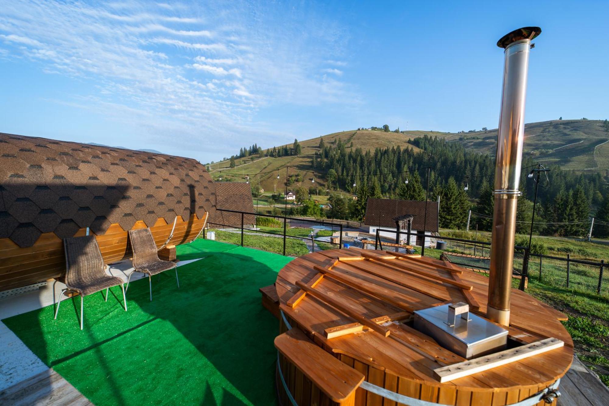 A Pisc Hotel Vatra Moldovitei Exterior photo
